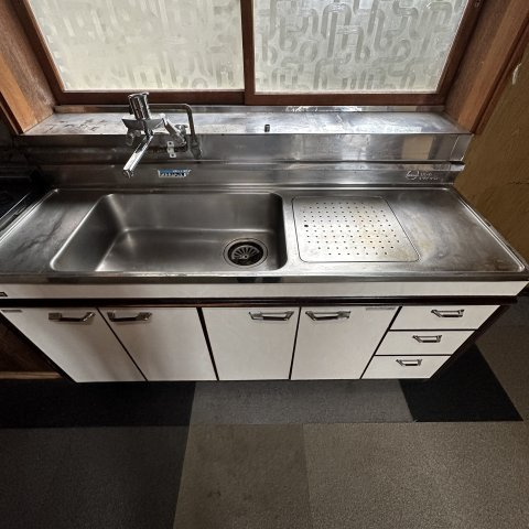 室蘭市水元町8-22戸建のキッチン