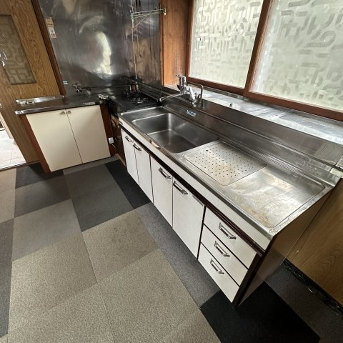 室蘭市水元町8-22戸建のキッチン
