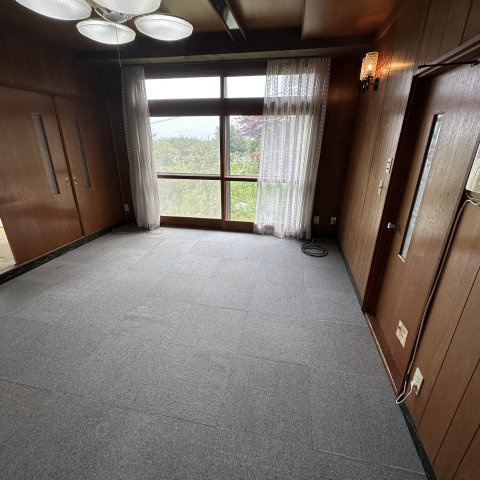 室蘭市水元町8-22戸建の居間・リビング