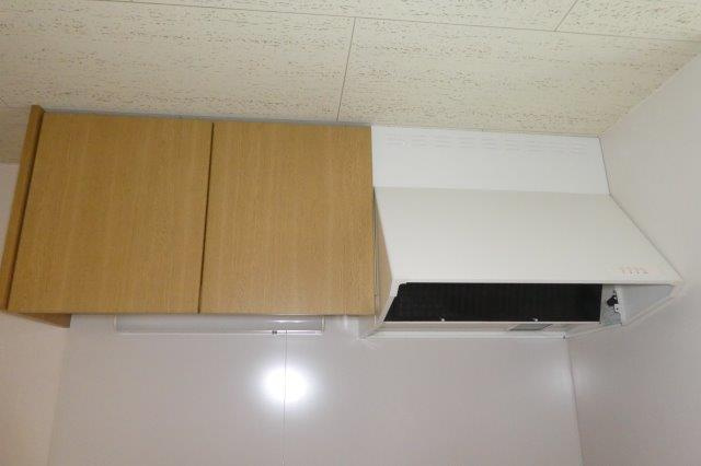 サンコート浜ノ茶屋のキッチン|キッチン上収納