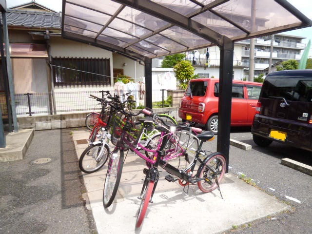 サンコート浜ノ茶屋のその他共用部分|自転車置き場