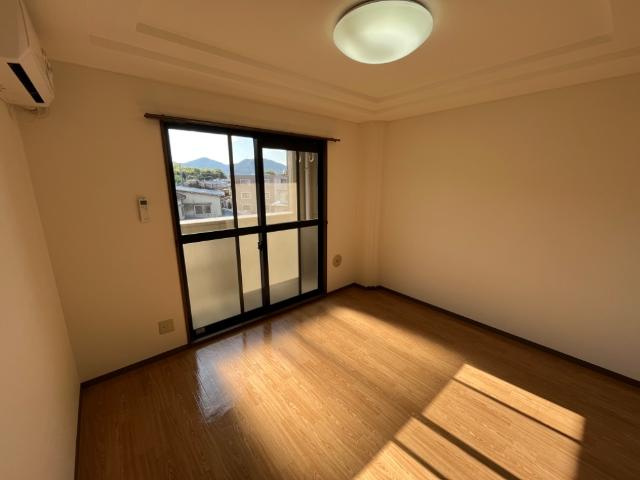 E.クレストの内装|洋室