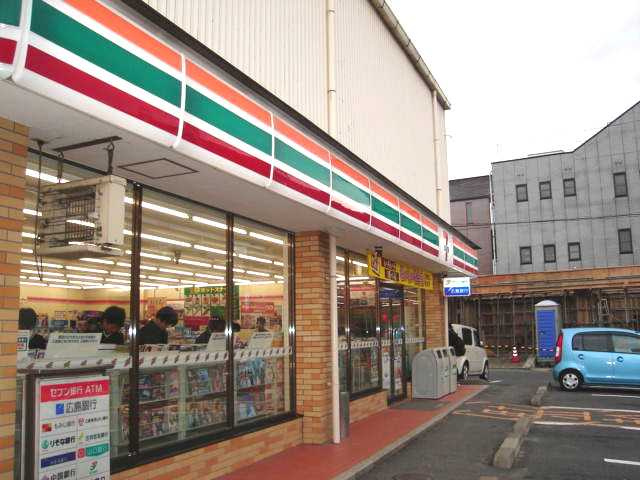 E.クレストの周辺|セブンイレブン広島戸坂中町店（コンビニ）まで488ｍ