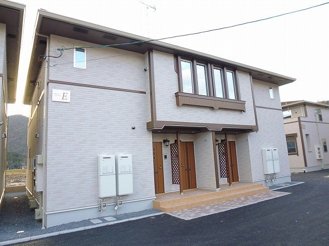 リバーサイド真倉　Ｅの外観|外観もきれいです