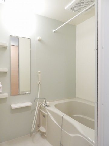 リバーサイド真倉　Ｅの浴室|コンパクトで使いやすいお風呂です