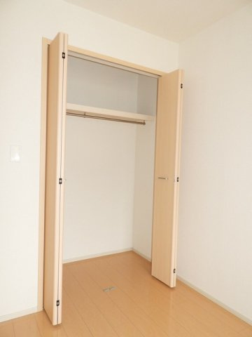 リバーサイド真倉　Ｅの収納|十分な収納スペースがあります