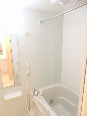 マイネ　ファミーリエ　Ⅱの浴室|日々の疲れを癒すお風呂付です