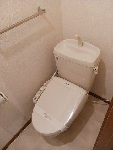 イーストヒルズのトイレ|ゆったりとした空間のトイレです