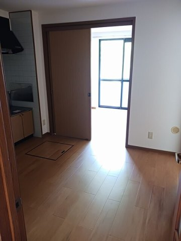 イーストヒルズの居間・リビング|ゆったり過ごせる居間です