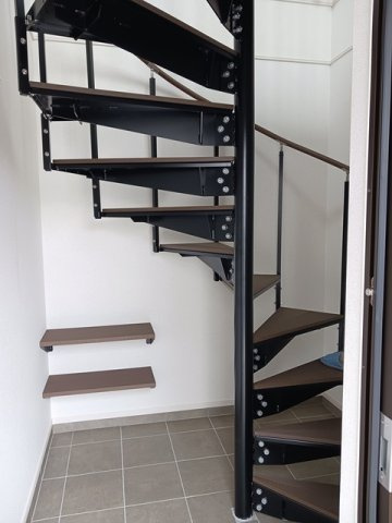 グランドール　コルソＡ棟の玄関|収納もある玄関です