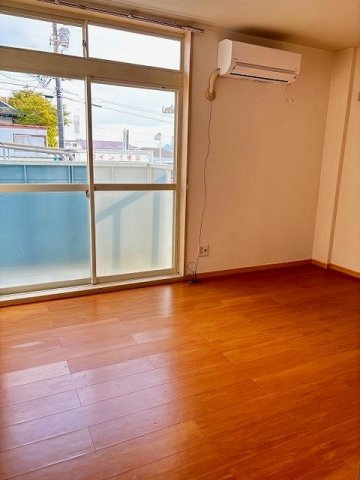 ニューシティ山嵜の居間・リビング|ゆったりとした居間です