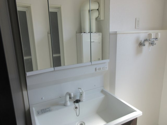 Ripple Houseの独立洗面台