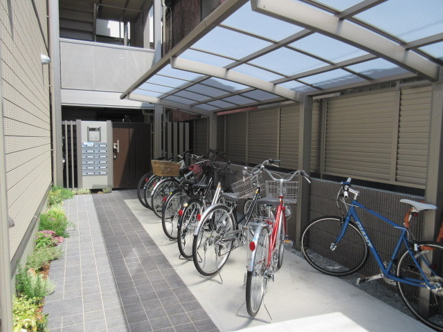Ｃｒｅｓｔ Ｃｏｕｒｔ　クレストコートのその他共用部分|★屋根付き自転車駐輪場★