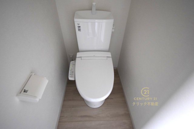 TERRACE　水戸市元吉田町　5期 　2のトイレ|毎日使う空間と機能だから、いつまでも清潔なスペースであってほしいのがトイレです。お掃除しやすいシンプルなデザインです。