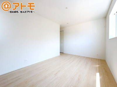 【子供部屋】 | 駿東郡清水町伏見第7　新築一戸建て　1号棟 | 収納豊富な洋室は使い勝手良好です！