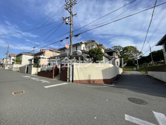中古戸建　志染町青山の前面道路含む現地写真