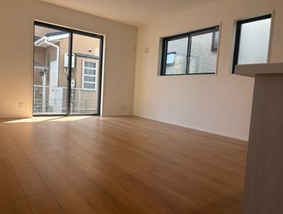 【居間・リビング】 | MIRASUMO今川305 | ゆったり過ごせるリビングです