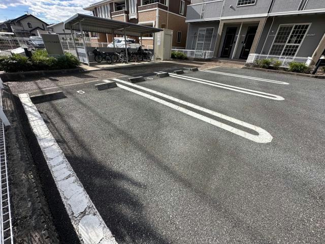 レジデンス東蒲田の駐車場