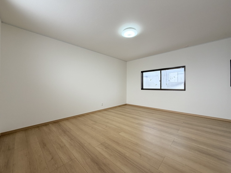 笹部4丁目　中古住宅の洋室|2階洋室