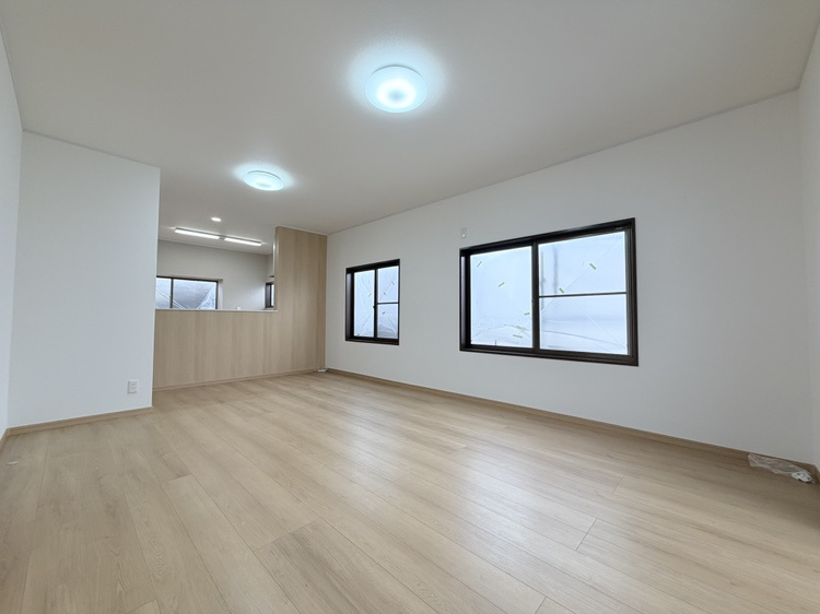 笹部4丁目　中古住宅の居間・リビング