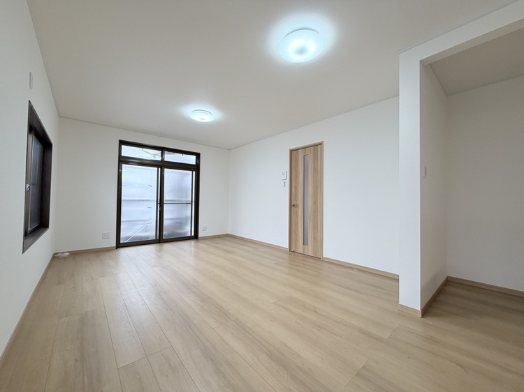 笹部4丁目　中古住宅の居間・リビング