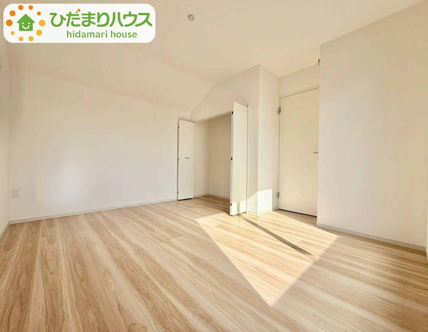 野田市桜台5期　新築戸建　1号棟の洋室|お洋服の多い女性に人気！収納力の高いクローゼット付☆彡							
