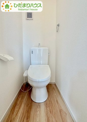 野田市桜台5期　新築戸建　1号棟のトイレ|トイレは1F、2F共に完備！取り合いになることがありませんね(^^)/							
