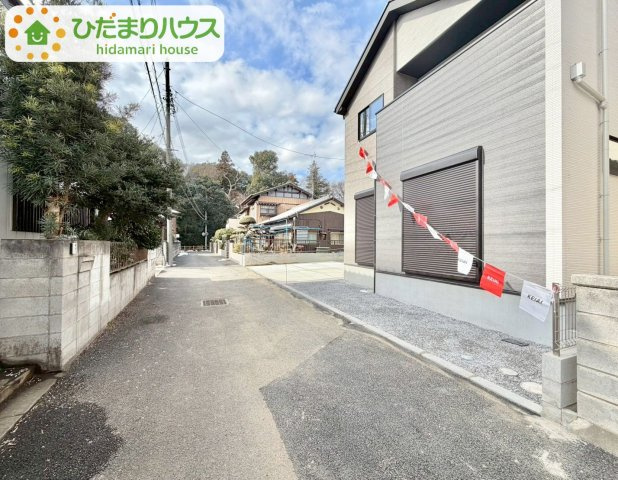 野田市桜台5期　新築戸建　1号棟の前面道路含む現地写真|交通量の少ない前面道路は、小さなお子様のいるご家庭でも安心です！