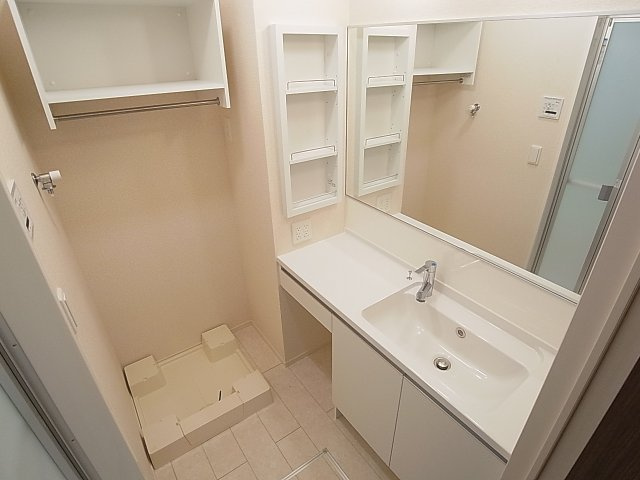 ラークヒルズの洗面所|ゆとりの広さとワンクラス上の上質なサニタリースペース