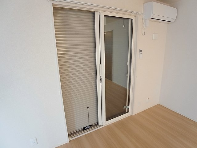 ラークヒルズの内装|シャッター雨戸付きで防犯面も強化