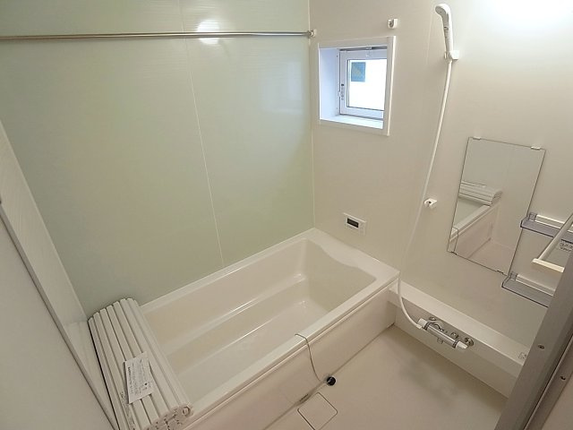 ラークヒルズの浴室|追焚機能、浴室乾燥機付のバスルーム