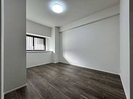 コスモ三滝本町の洋室