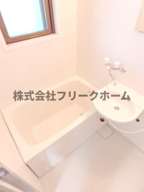 武蔵野市関前５丁目の賃貸マンションの浴室