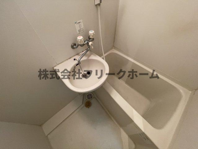 小金井市本町３丁目の賃貸マンションの浴室