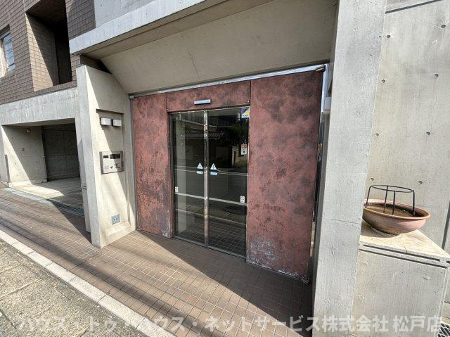 田村ビルのエントランス