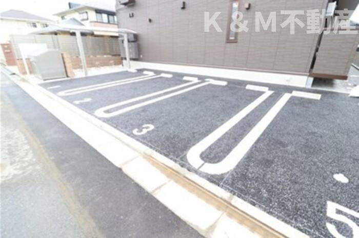 ウインドウ　ウィンドの駐車場|駐車スペースもあります