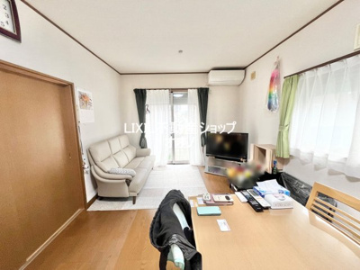 【居間・リビング】 | 加須市久下1丁目　中古一戸建