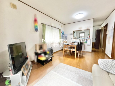 【居間・リビング】 | 加須市久下1丁目　中古一戸建