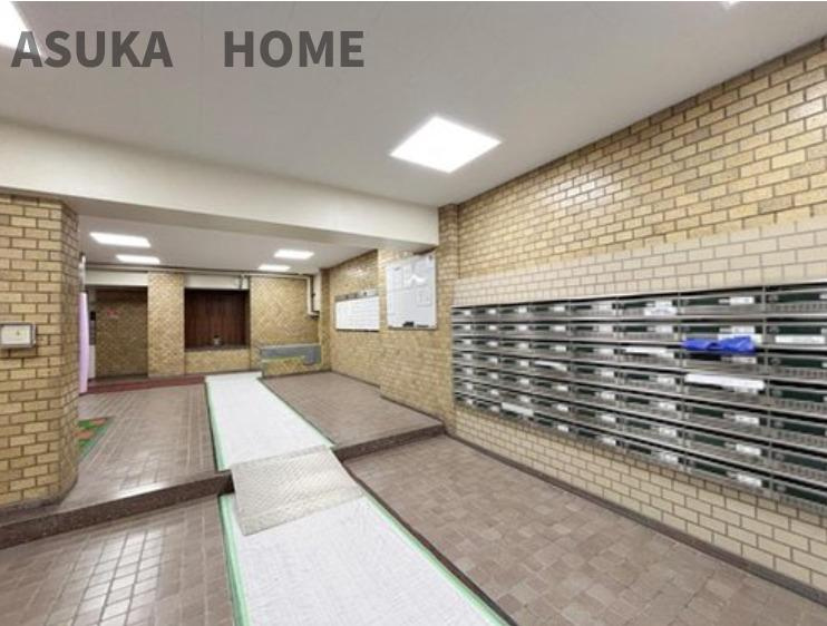 藤が丘マンションのその他共用部分|エントランス付近になります。きれいに整備されています。