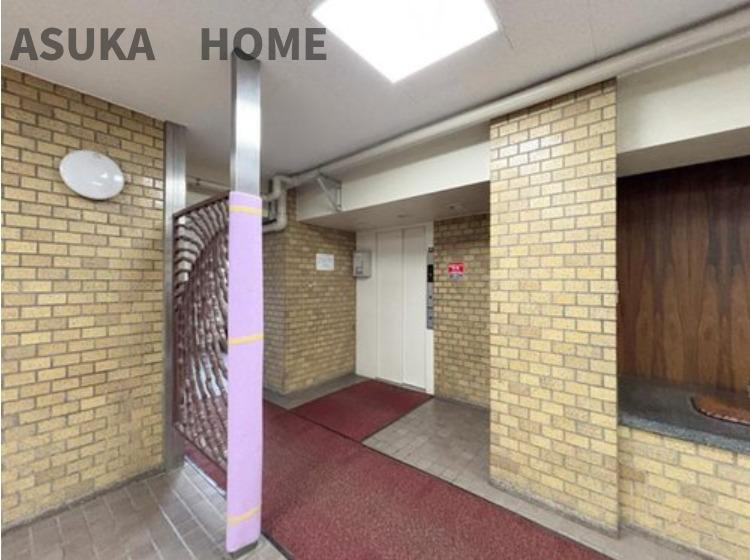 藤が丘マンションのその他共用部分|エレベータホールになります。綺麗に整備されています。