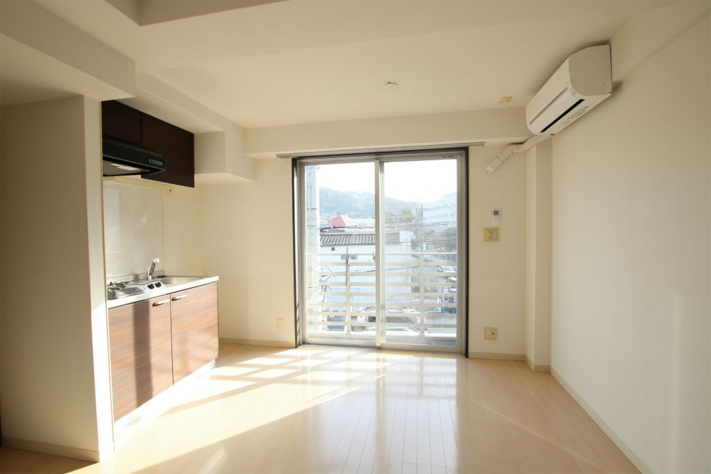 シャンポール福大の居間・リビング