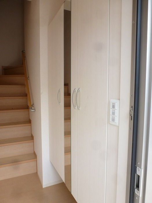 ヴィラクレールの玄関|反転同タイプ・現況優先