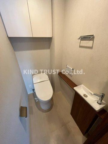 ザ・パークハウス中之島タワーのトイレ|落ち着いた色調のトイレです