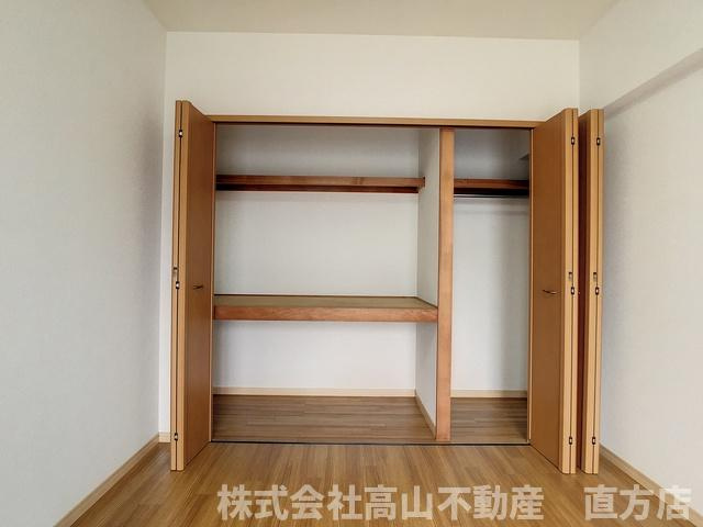 直方市大字感田の賃貸マンションの収納