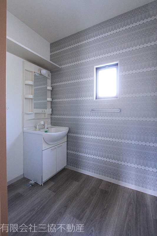 バリュージュ美杉台Aのその他|洗髪洗面台＋洗濯機置場＋換気窓付き