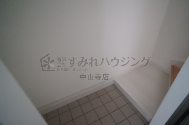 安倉南ガレージハウスの玄関