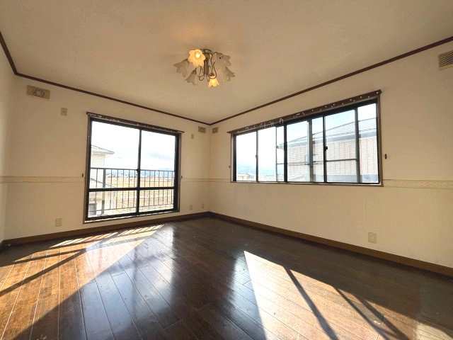 安曇野市三郷明盛　中古住宅の洋室