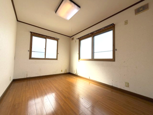 安曇野市三郷明盛　中古住宅の洋室