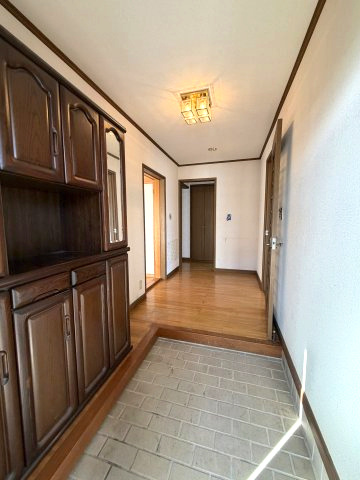 安曇野市三郷明盛　中古住宅の玄関