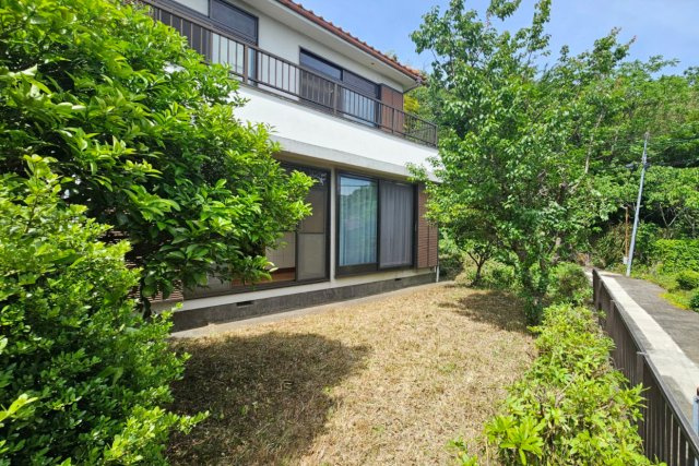熱海市緑ガ丘町　中古戸建の庭